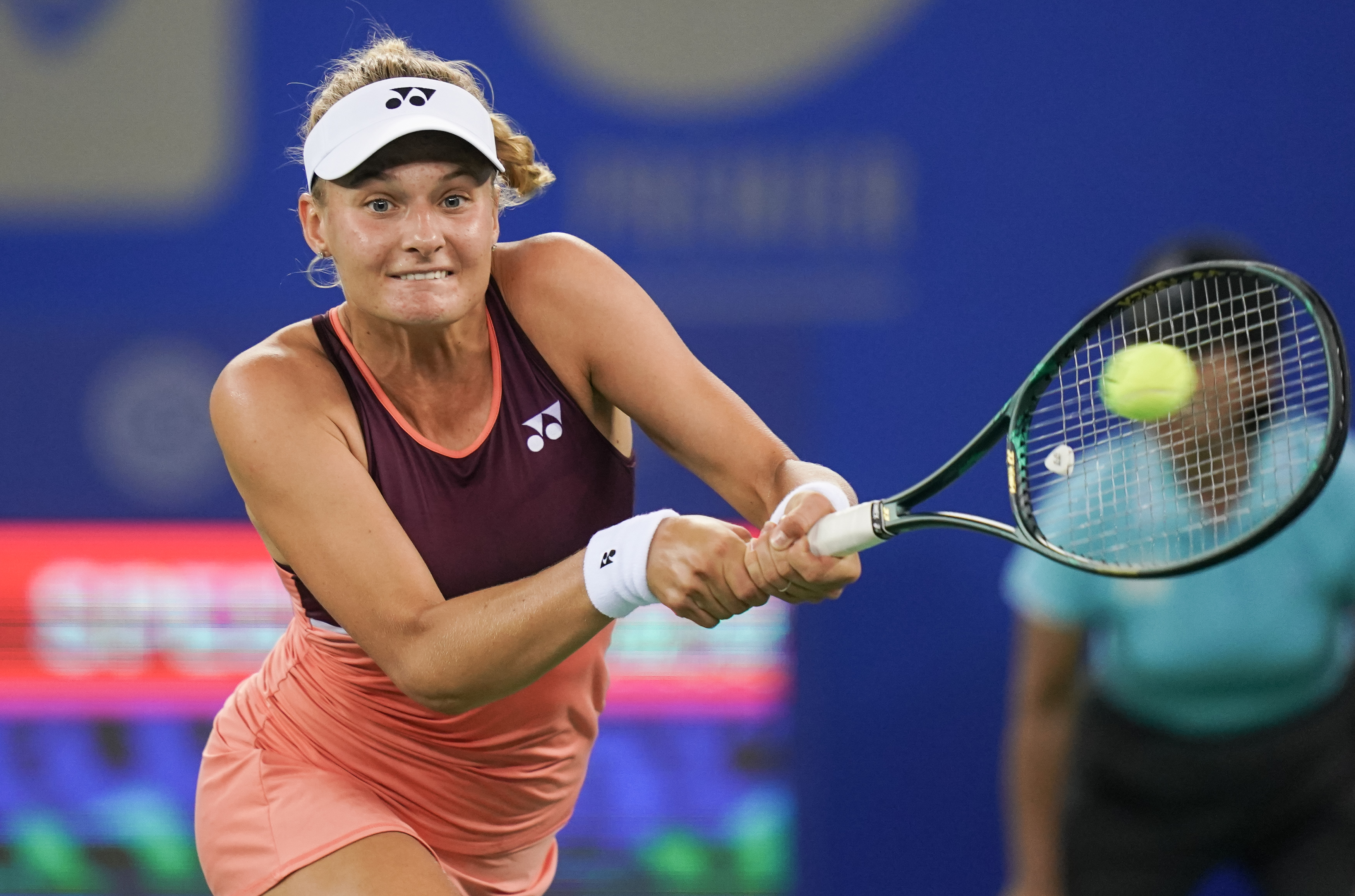 亚博体育-科维托娃连续十五场比赛得分超过精彩发挥，雄鹿挑战极限！的简单介绍