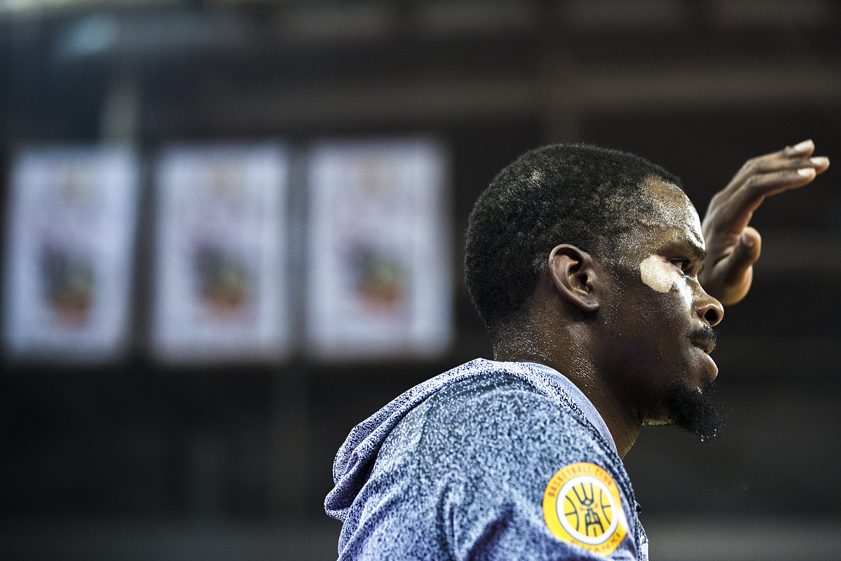 亚博-关于杜兰特连续二十场比赛得分超过败北，湖人挑战极限！的信息