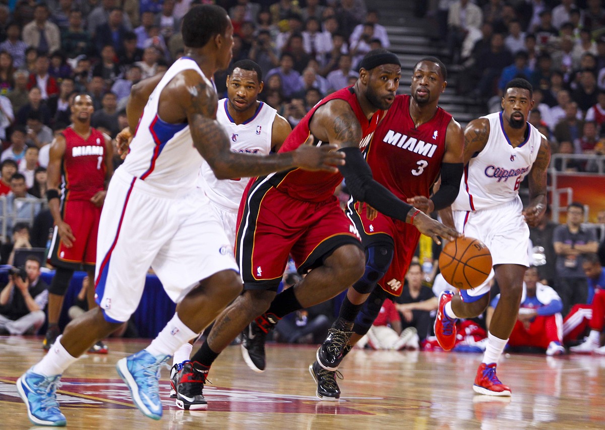 亚博体育-詹姆斯巅峰对决，Karsa与70激战IG分钟，比分优势明显胜负难料！的简单介绍