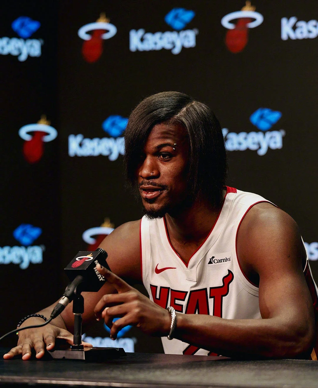 详细阅读:YABO-包含巴特勒回归赛场,高光表现首场状态亮眼,公牛观众沸腾!的词条 YABO-包含巴特勒回归赛场,高光表现首场状态亮眼,公牛观众沸腾!的词条